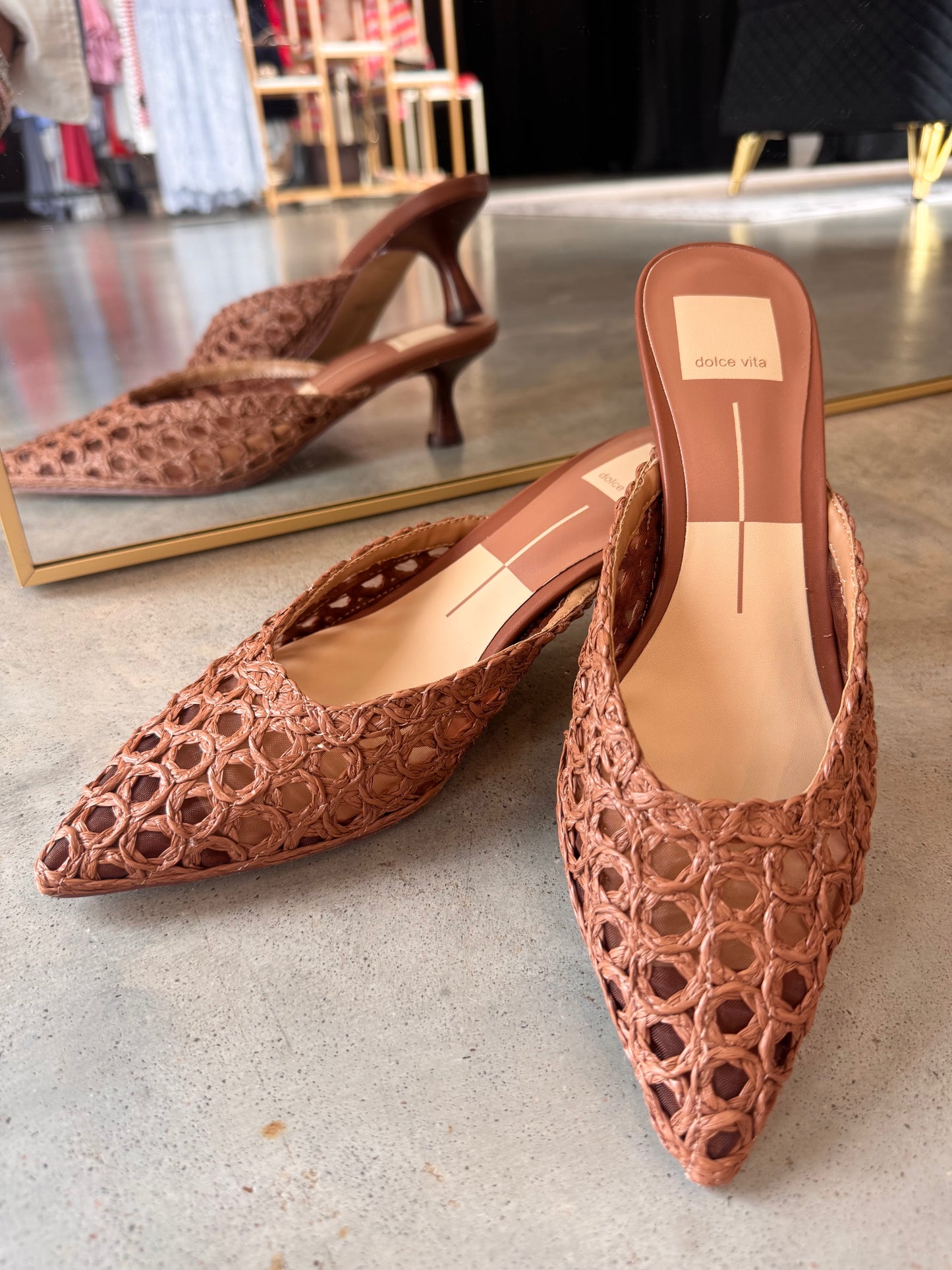 Cleo Loop Heel