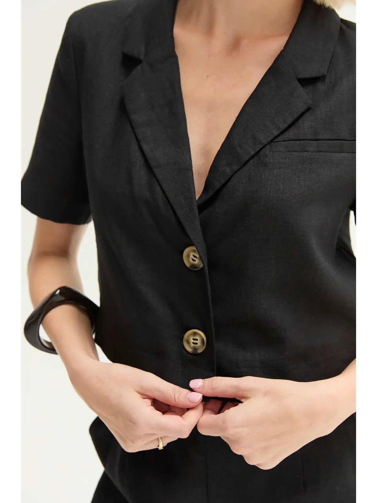 Isla Cropped Linen Blazer