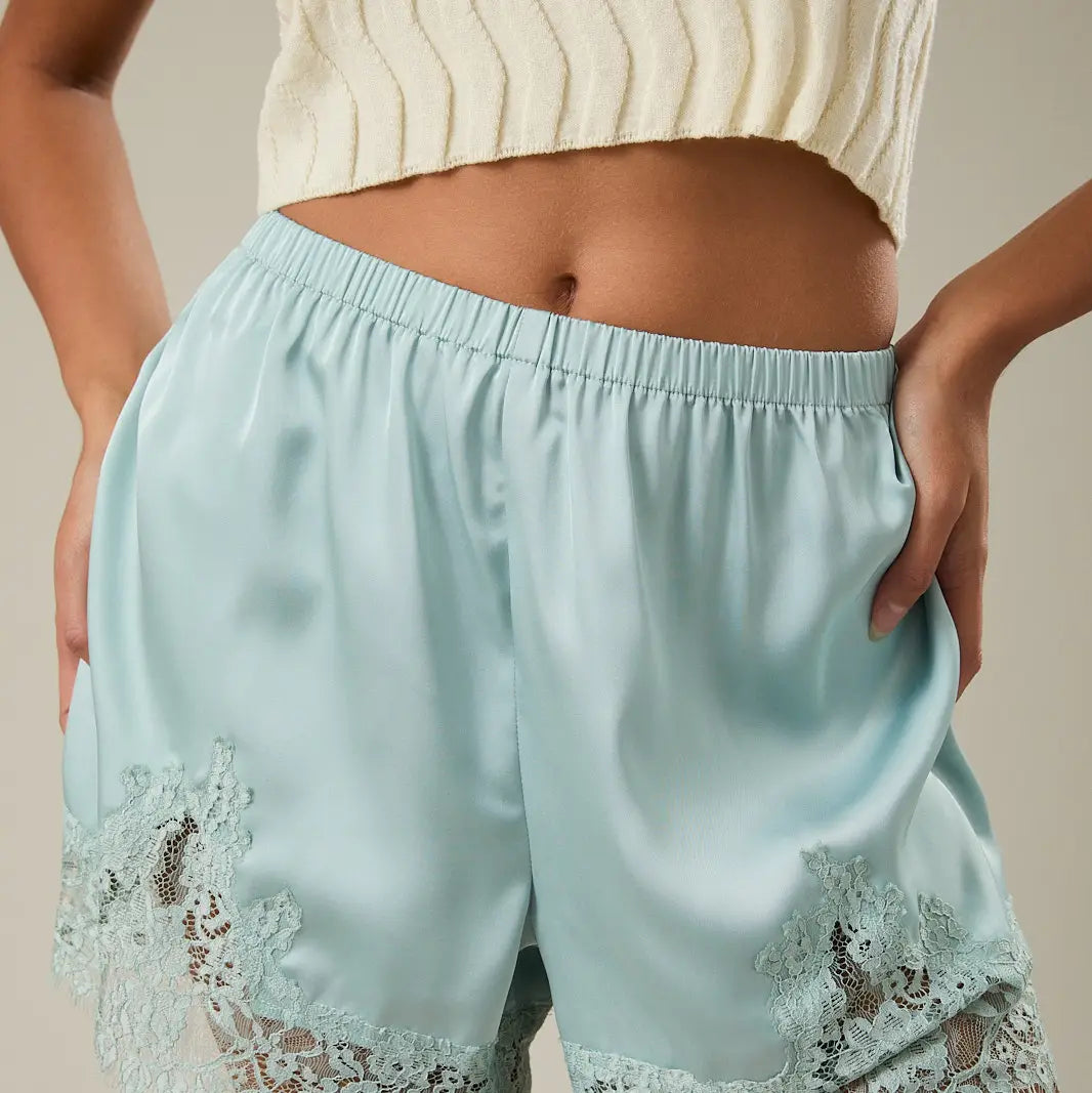 Elastic Waist Mid Rise Lace Trim Shorts