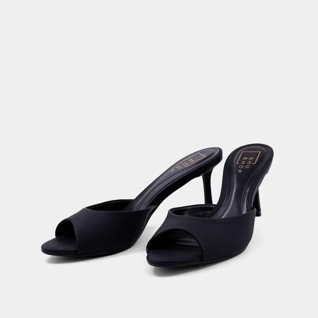 Elaine Heel Black