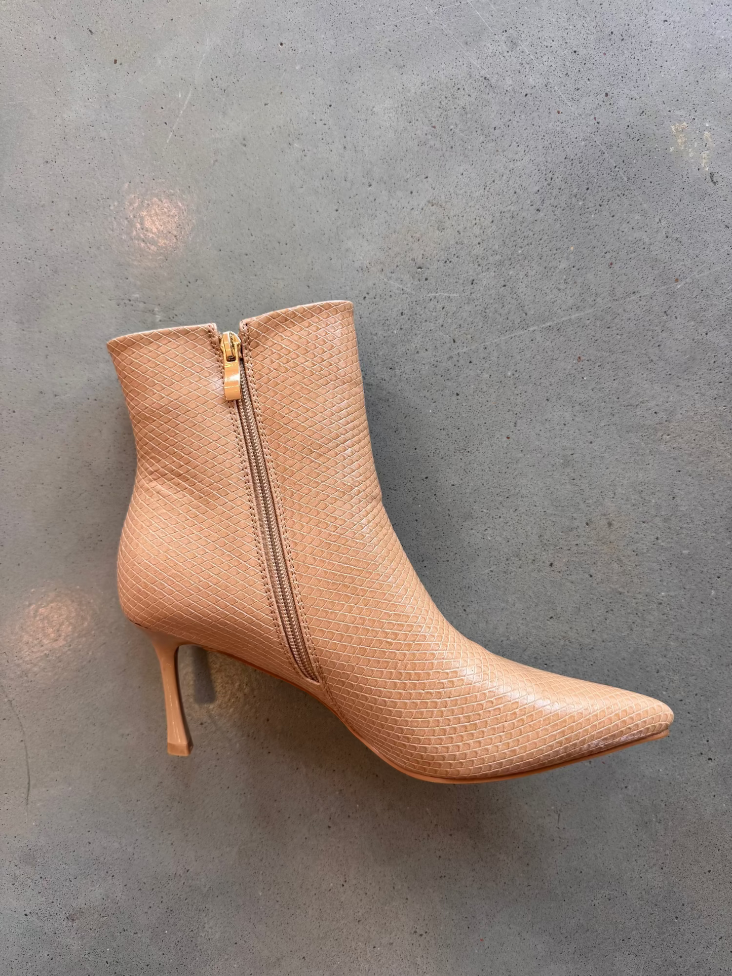 Lexy Scale Boot
