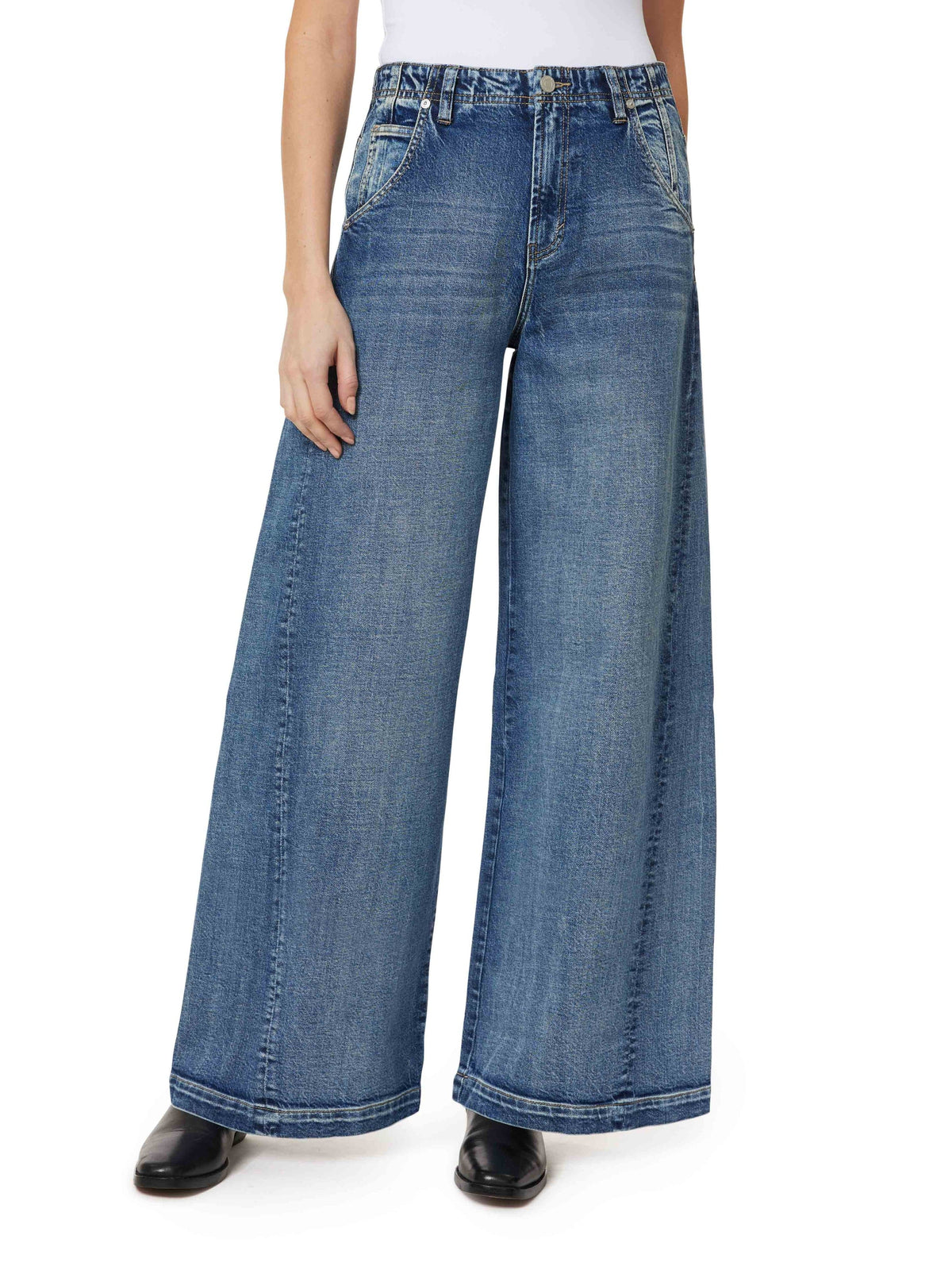 Aiden Relaxed Barrel Jean